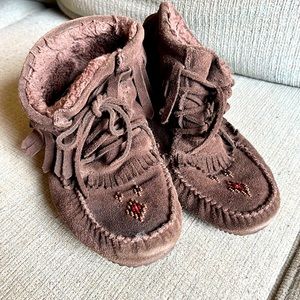 Manitobah Mukluks